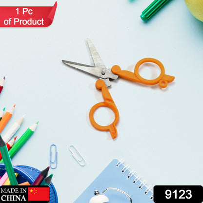 9123 FOLDING SCISSOR USED IN CRAFTING AND CUTTING PURPOSES FOR CHILDRENS AND ADULTS. 